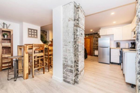 North House - Modern Meets Rustic- 2 Bedroom in Old Quebec Quebec